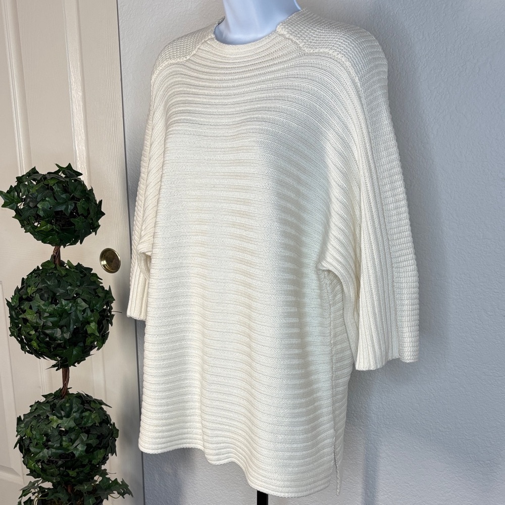 Jennifer Lopez Cream Ribbed Sweater - Picture 4 of 9